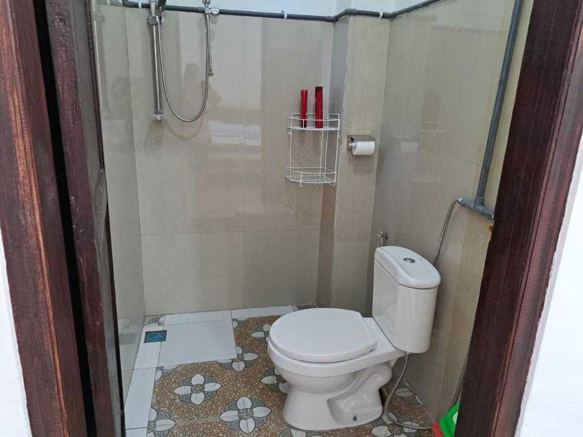 Riung Tiga Empat Tujuh Guesthouse 外观 照片