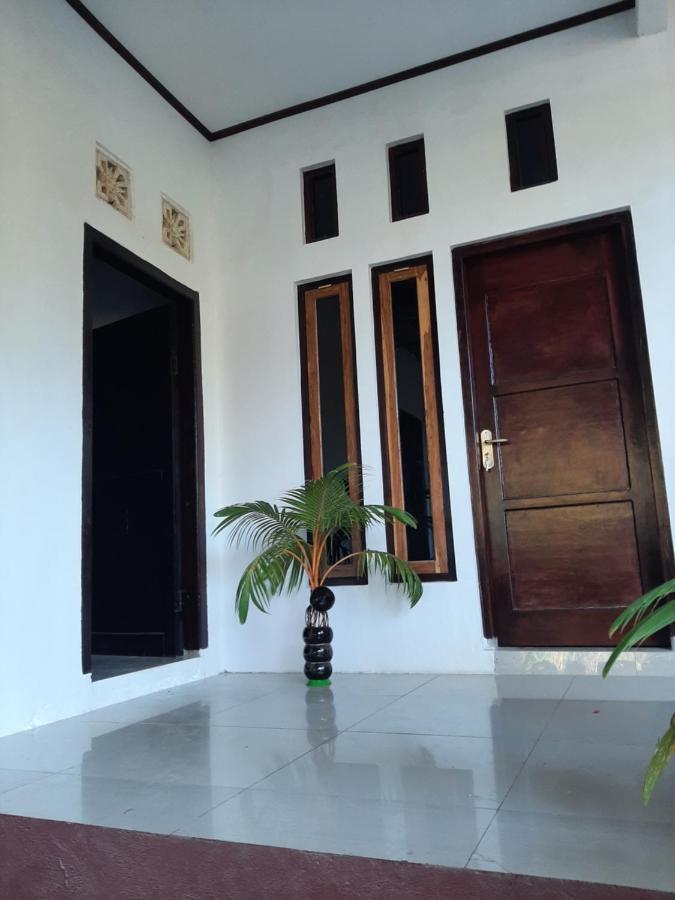 Riung Tiga Empat Tujuh Guesthouse 外观 照片