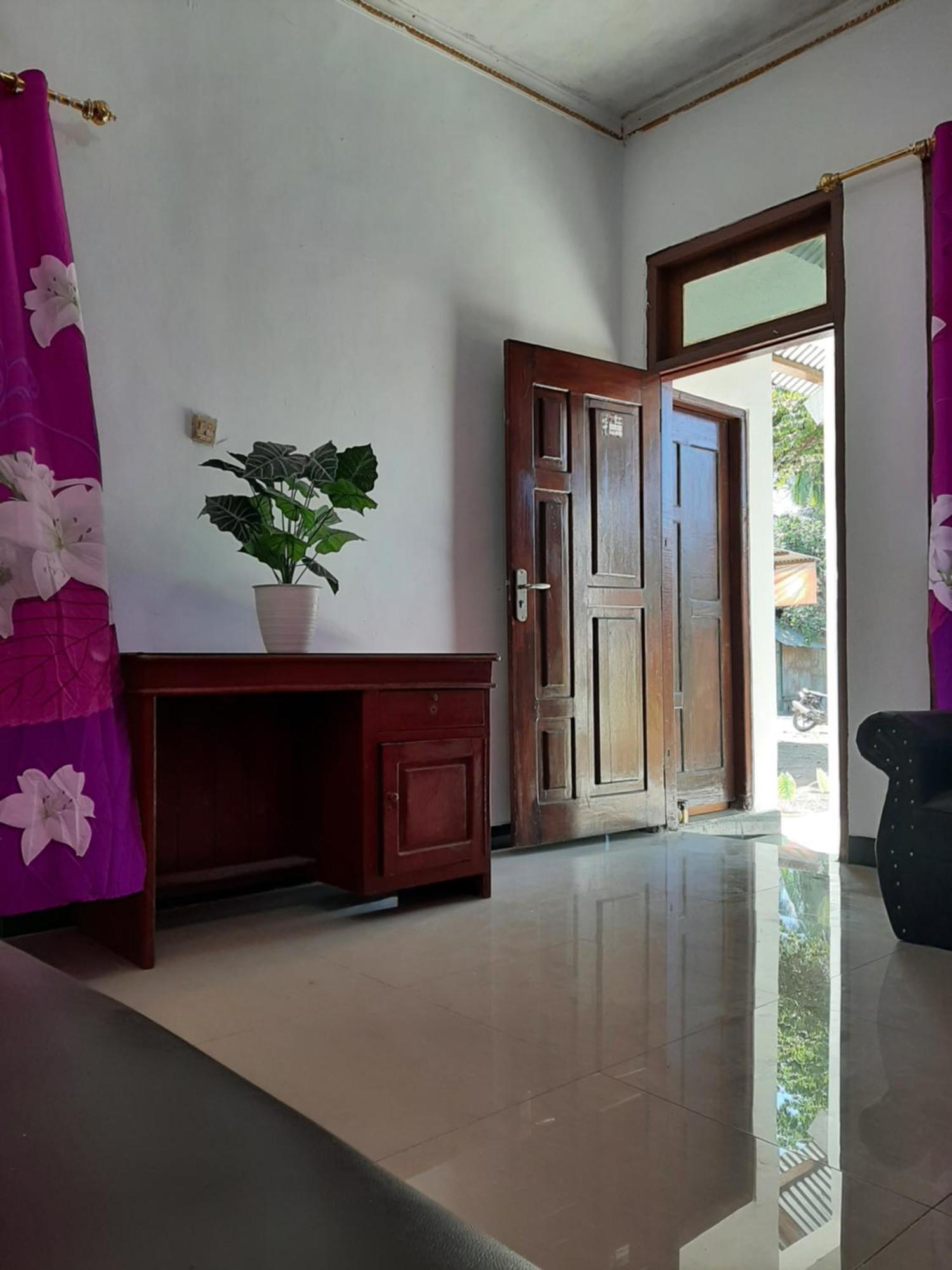 Riung Tiga Empat Tujuh Guesthouse 外观 照片