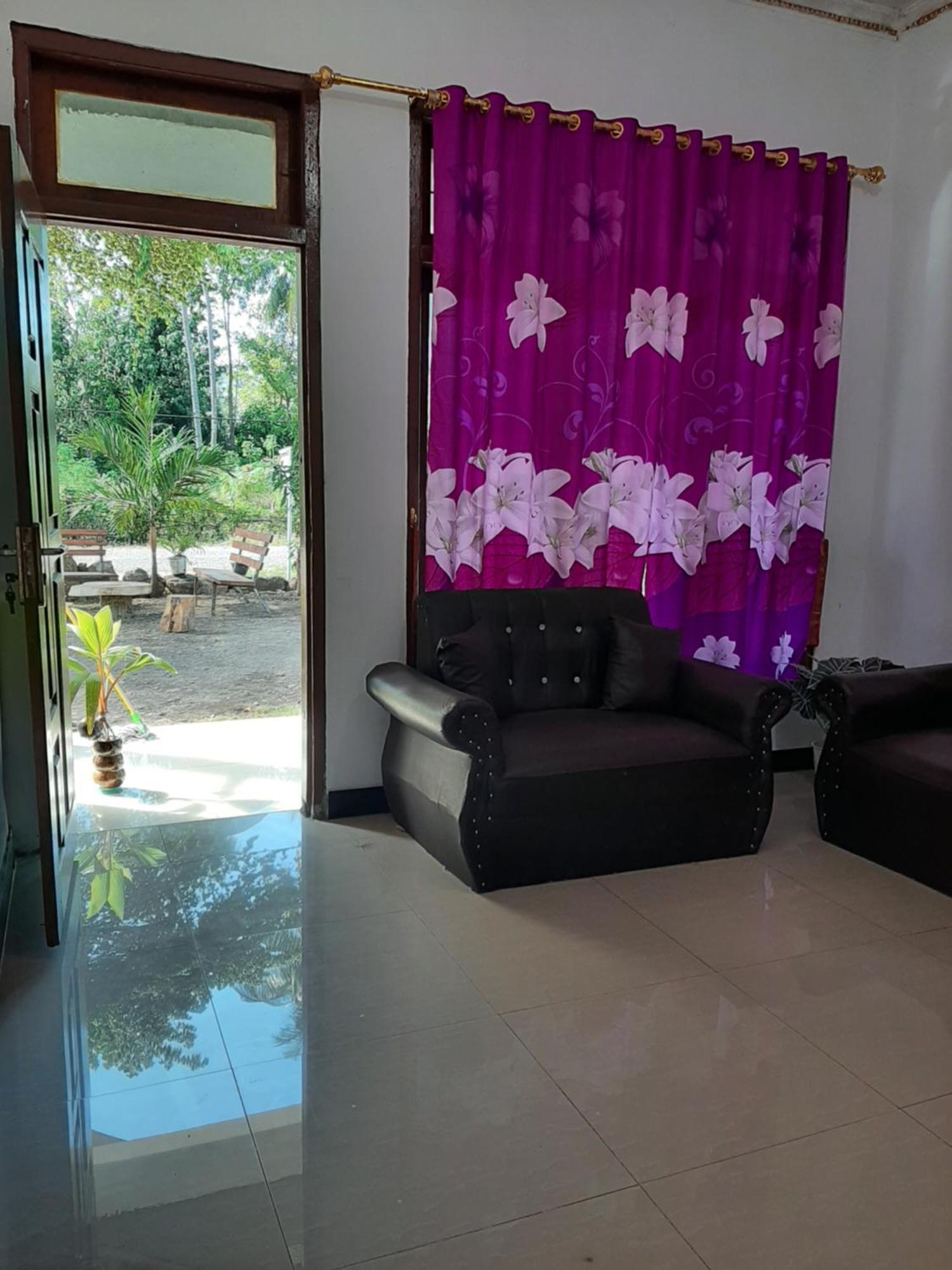 Riung Tiga Empat Tujuh Guesthouse 外观 照片