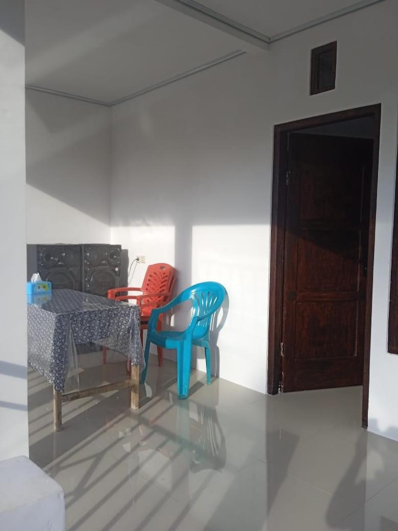 Riung Tiga Empat Tujuh Guesthouse 外观 照片