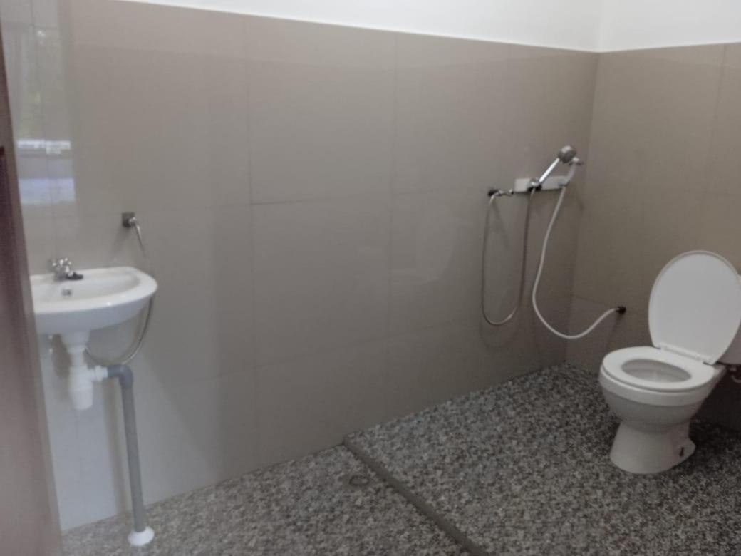 Riung Tiga Empat Tujuh Guesthouse 外观 照片