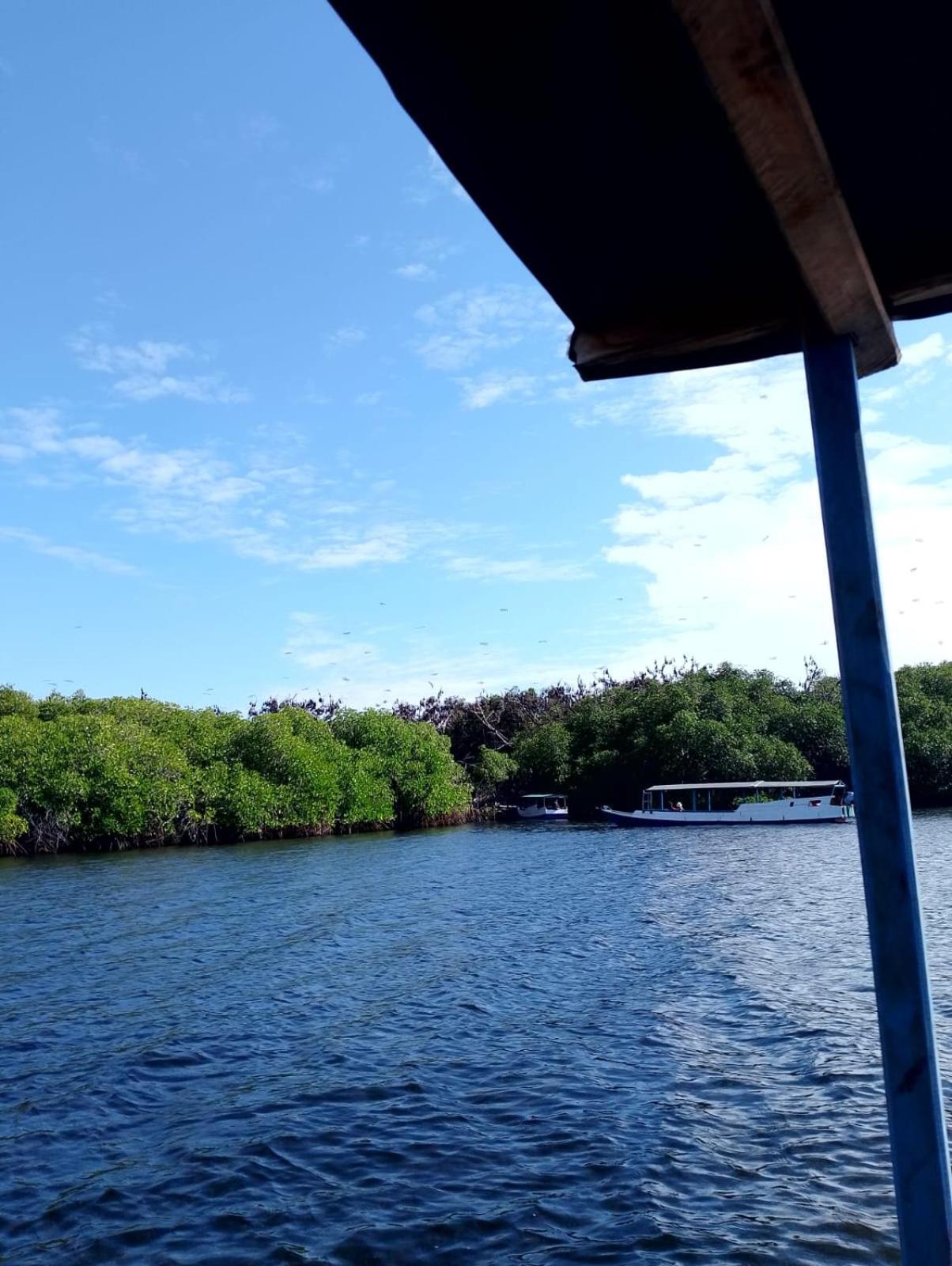 Riung Tiga Empat Tujuh Guesthouse 外观 照片