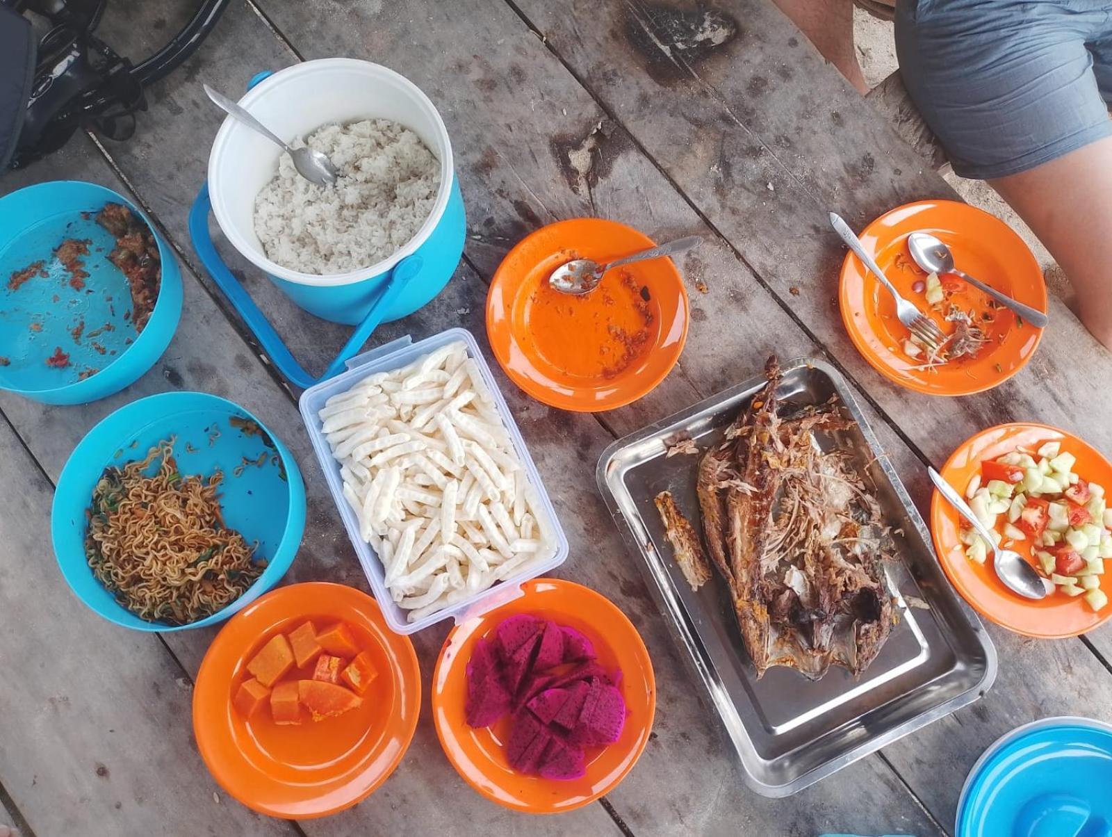 Riung Tiga Empat Tujuh Guesthouse 外观 照片